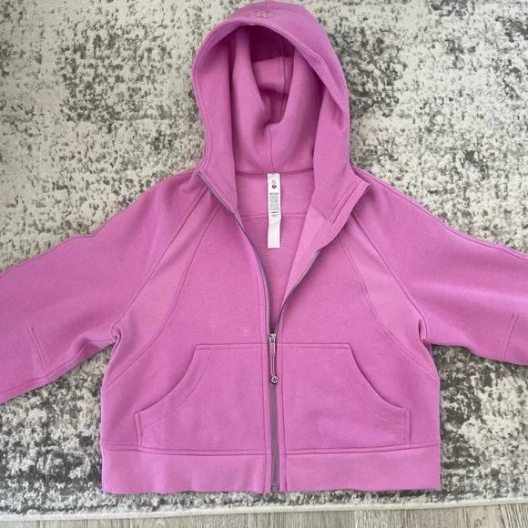 Lululemon full zip semi cropped hoodie. Size xs-sm. - Picture 2 of 9